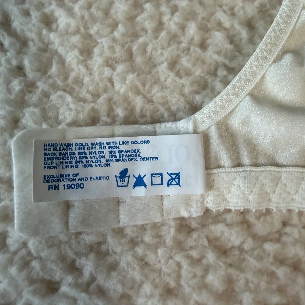 Olga New Simply Perfect Satin Nylon UnderWire Bra Women's  33042 Sz 36A Vintage
